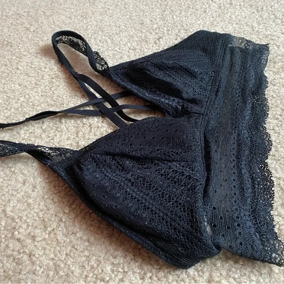 Size small - Picture 2 of 3